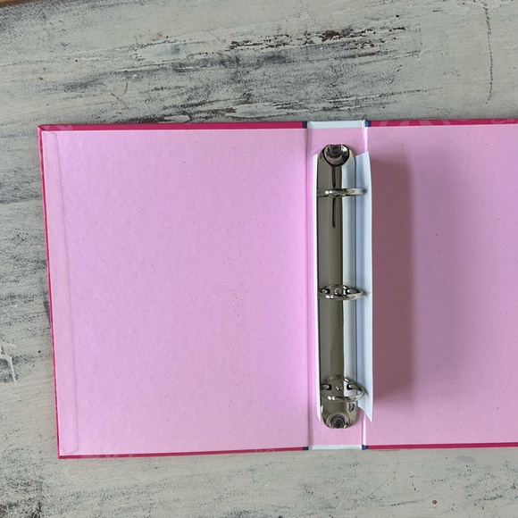 Small Barbie 3 ring binder new - Picture 2 of 3